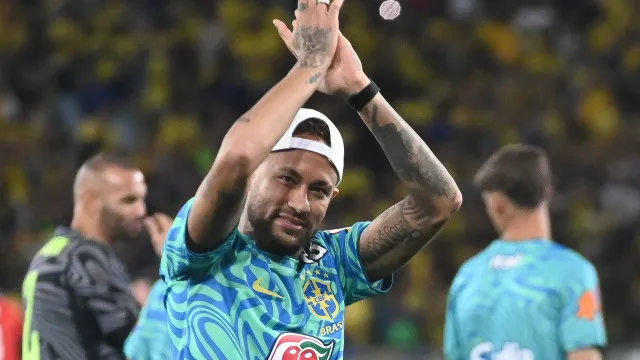 neymar-fica-de-fora-de-amistoso-contra-o-egito-para-seguir-tratamento