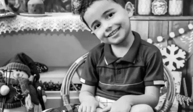 menino-de-4-anos-morre-apos-cair-da-janela-de-hotel-em-blumenau