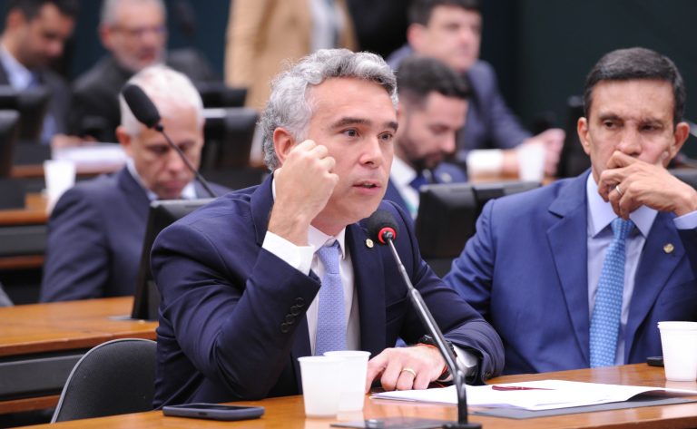 comissao-aprova-isencao-de-taxa-de-vestibular-para-estudante-de-area-afetada-por-desastre