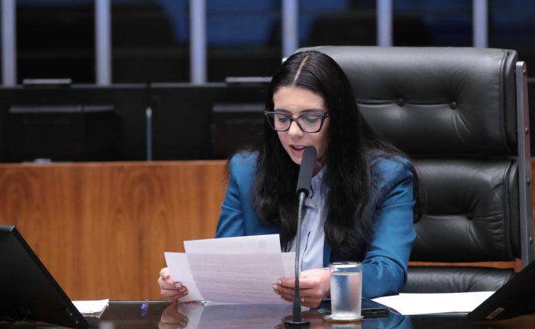 comissao-aprova-exigencia-de-comprovacao-de-pagamento-a-profissionais-de-saude
