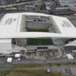 corinthians-muda-campo-e-promete-qualidade-de-quando-estadio-foi-inaugurado