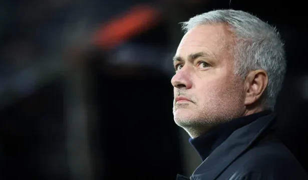 real-madrid-oficializa-contratacao-de-jose-mourinho-por-quase-r$-90-milhoes