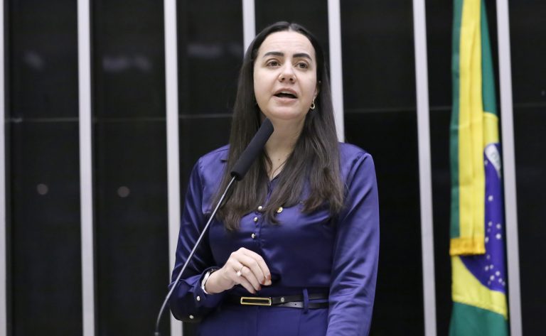 comissao-aprova-proibicao-de-taxa-extra-para-aluno-com-dislexia-ou-tdah-em-escola-privada