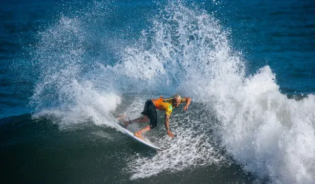 italo-e-vice-em-el-salvador,-mas-chega-a-etapa-do-rio-como-lider-do-ranking