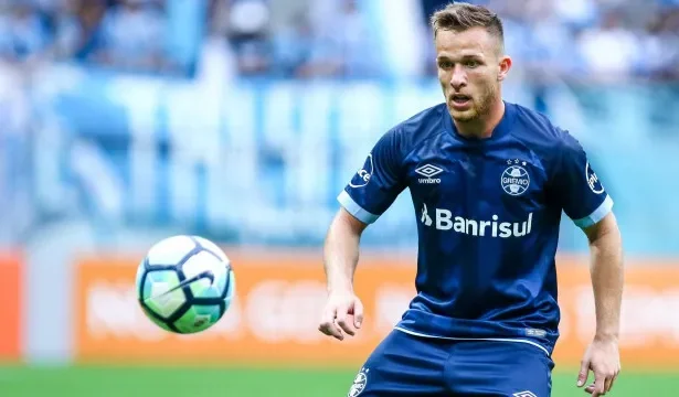 gremio-nao-chega-a-acordo-com-a-juventus,-e-arthur-se-despede-do-clube