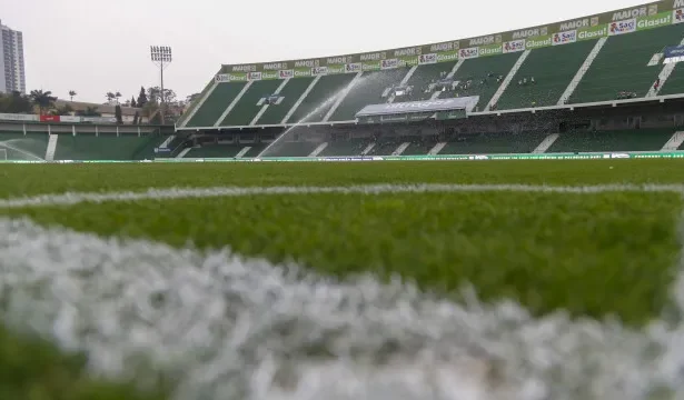 socio-do-palmeiras-presta-depoimento-e-volta-a-negar-acusacoes-de-estupro