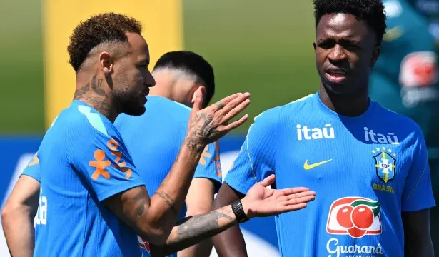 ancelotti-poupa-sete-titulares-em-treino-com-neymar-a-disposicao