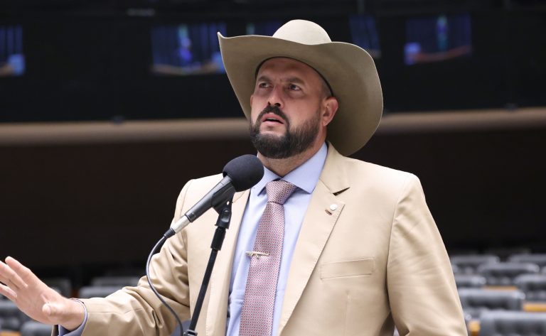 comissao-aprova-admissibilidade-de-pec-que-cria-politica-de-apoio-a-transporte-rodoviario-profissional
