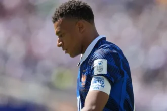 depois-de-chuva-e-pausa,-franca-de-mbappe-nao-da-chances-ao-iraque