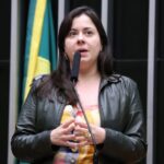 comissao-aprova-projeto-que-obriga-o-governo-a-oferecer-livros-digitais-gratuitos