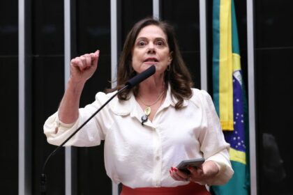 relatora-afirma-que-esteticistas-devem-ser-consideradas-profissionais-de-saude;-ouca-a-entrevista