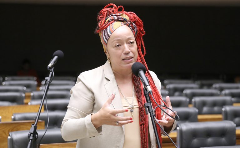 comissao-aprova-punicao-a-organizadores-de-eventos-esportivos-por-omissao-contra-discriminacao