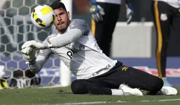 emprestimo-de-joao-paulo-termina,-mas-santos-nao-deve-utilizar-o-goleiro