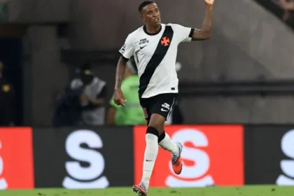 vasco-anuncia-a-renovacao-do-emprestimo-do-zagueiro-robert-renan