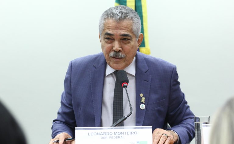 comissao-aprova-auxilio-para-beneficiarios-do-bolsa-familia-fazerem-cursos-de-qualificacao-profissional