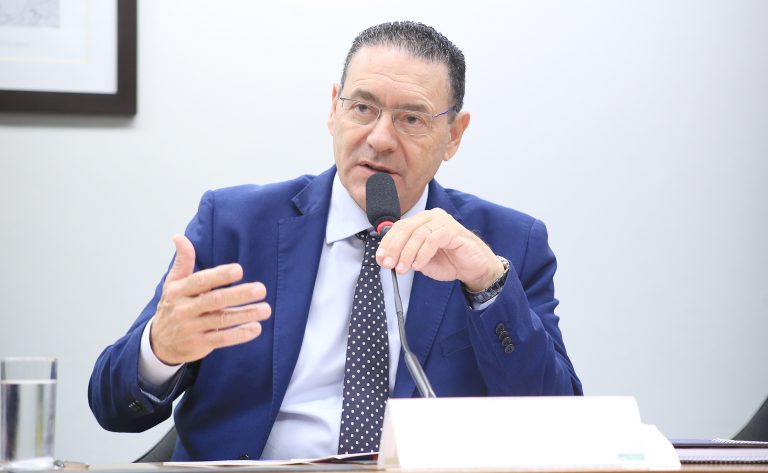 comissao-aprova-acesso-gratuito-a-tecnologias-de-pagamento-por-aproximacao-em-celulares