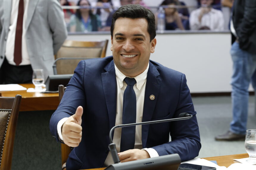 deputados-solicitam-reforco-na-seguranca-aquatica-durante-temporada-de-praias-de-2026