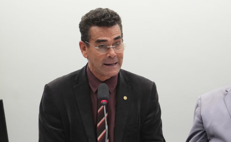 comissao-aprova-proposta-que-preve-numero-minimo-de-nutricionistas-em-escolas-publicas