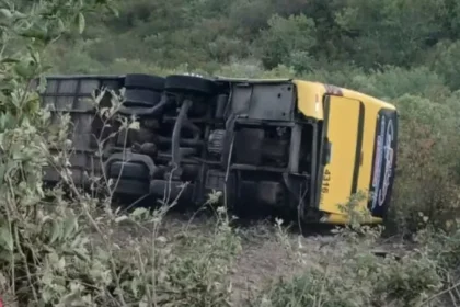 acidente-com-onibus-de-romeiros-deixa-dois-mortos-e-21-feridos-no-ceara
