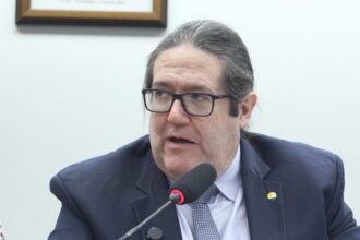 comissao-aprova-criacao-de-politica-nacional-de-combate-a-evasao-escolar