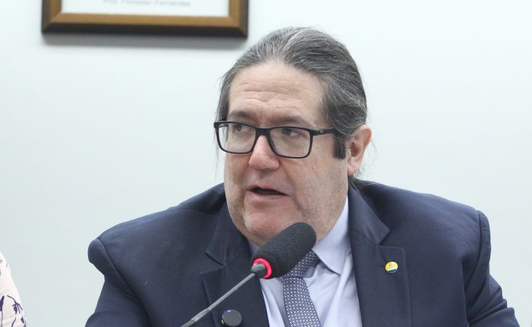 comissao-aprova-criacao-de-politica-nacional-de-combate-a-evasao-escolar