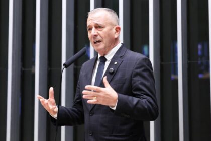 comissao-aprova-passagem-aerea-gratuita-para-aposentados-do-inss-em-tratamento-de-saude