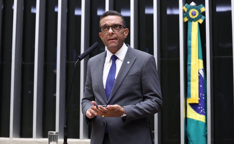 comissao-aprova-projeto-que-garante-acesso-ao-ensino-tecnico-em-todos-os-municipios