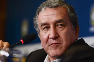 carlos-alberto-parreira-passa-por-traqueostomia-e-segue-na-uti