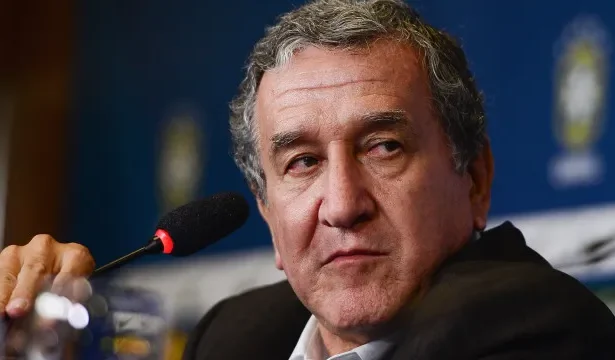 carlos-alberto-parreira-passa-por-traqueostomia-e-segue-na-uti