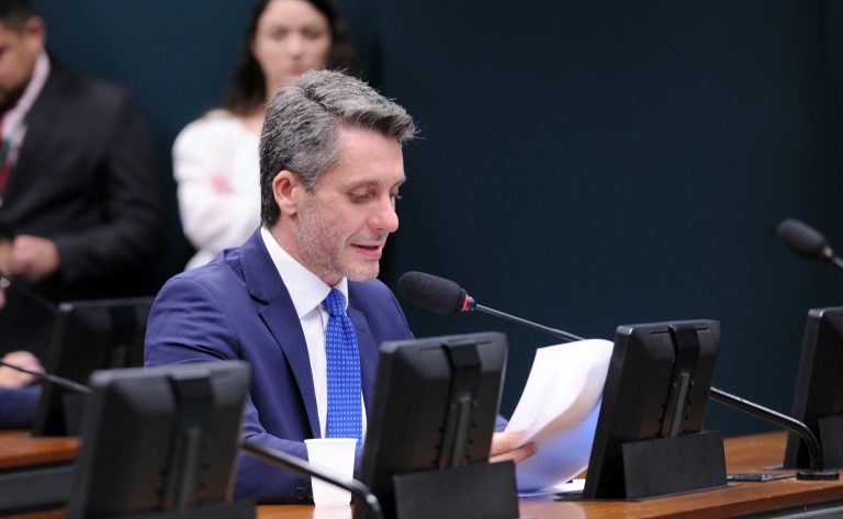 comissao-aprova-prioridade-para-cuidadores-em-programas-federais-de-capacitacao