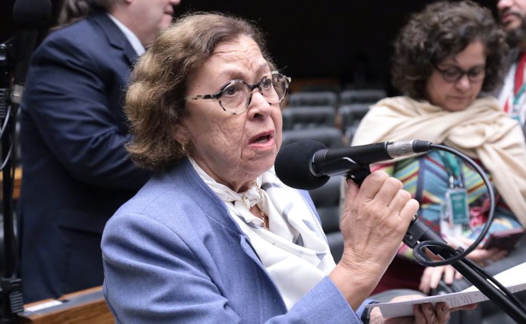 comissao-aprova-canais-de-atendimento-24-horas-para-mulheres-vitimas-de-violencia
