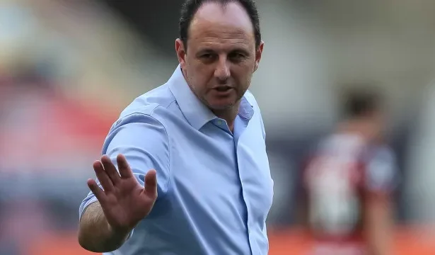 ceni-critica-gramado-da-fonte-nova-apos-mes-sem-jogo