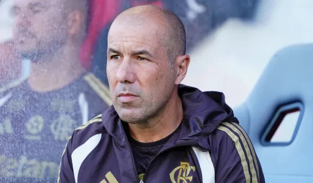 tecnico-do-flamengo-detona-membro-do-benfica:-“os-covardes-fogem”