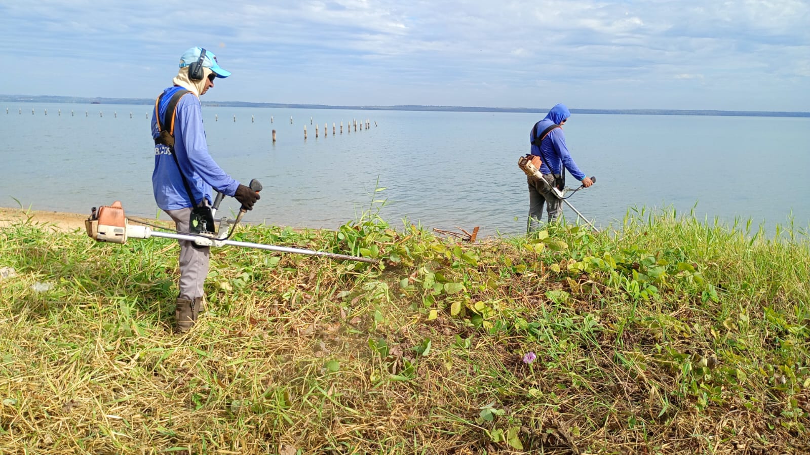 zeladoria-urbana-de-palmas-segue-com-forca-tarefa-de-limpeza-nas-praias-da-capital