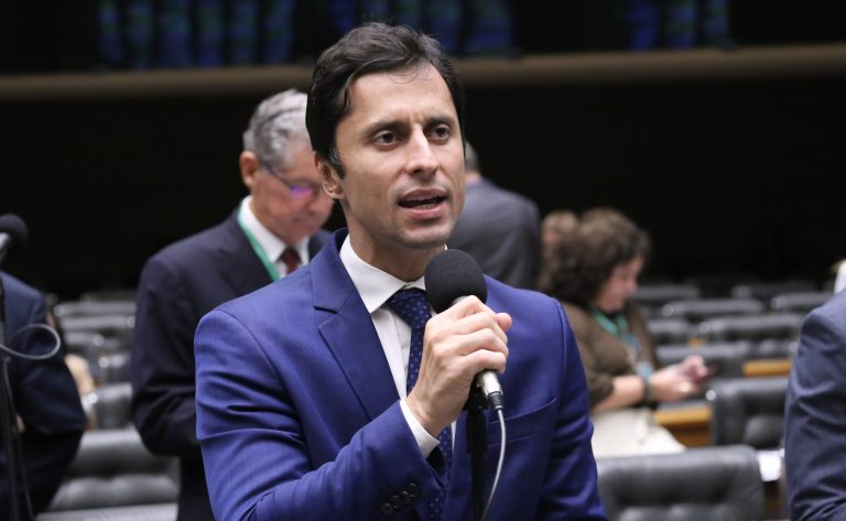 projeto-cria-sistema-nacional-para-prevenir-violencia-contra-jovens