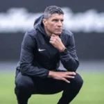 pedro-emanuel-promete-tirar-o-vasco-da-zona-de-rebaixamento