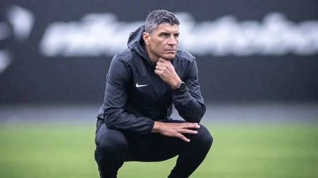 pedro-emanuel-promete-tirar-o-vasco-da-zona-de-rebaixamento