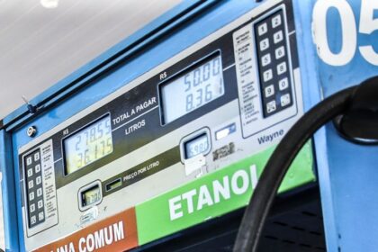 hugo-motta-elogia-aumento-da-mistura-de-etanol-na-gasolina