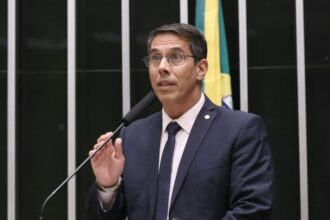 projeto-proibe-postos-de-gasolina-de-cobrarem-precos-diferentes-para-pagamentos-em-dinheiro-ou-pix