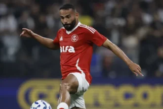 sao-paulo-consulta-internacional-em-busca-de-troca-pelo-volante-thiago-maia