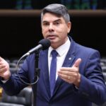 comissao-aprova-porte-de-arma-para-fiscais-federais-e-advogados-publicos