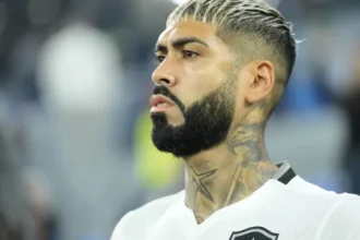 palmeiras-preserva-barboza-e-prepara-estreia-do-zagueiro-apos-a-copa