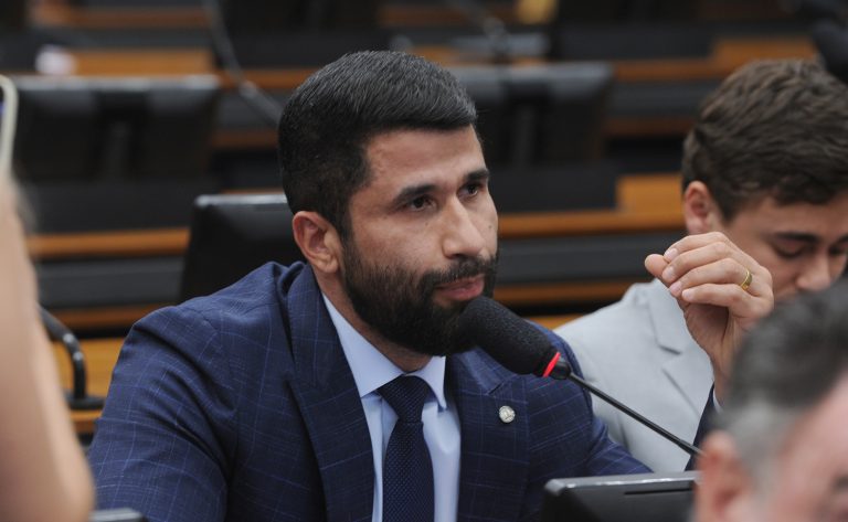 comissao-aprova-aumento-de-pena-para-extorsao-cometida-por-grupo-ou-com-arma