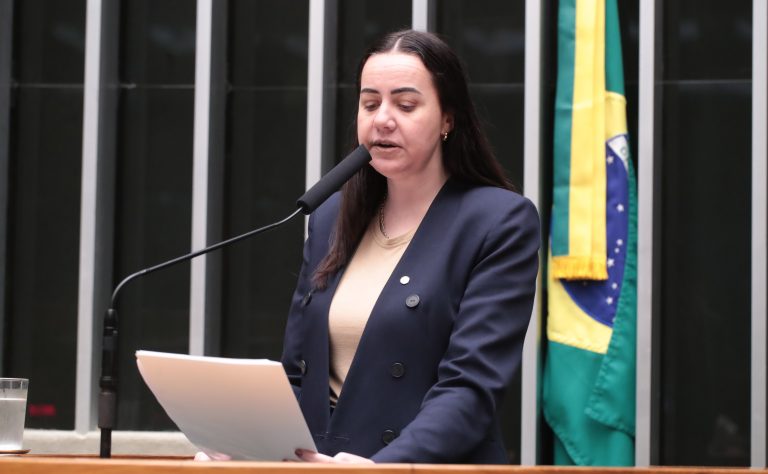 comissao-aprova-projeto-que-incentiva-alunos-a-participarem-de-trabalho-voluntario