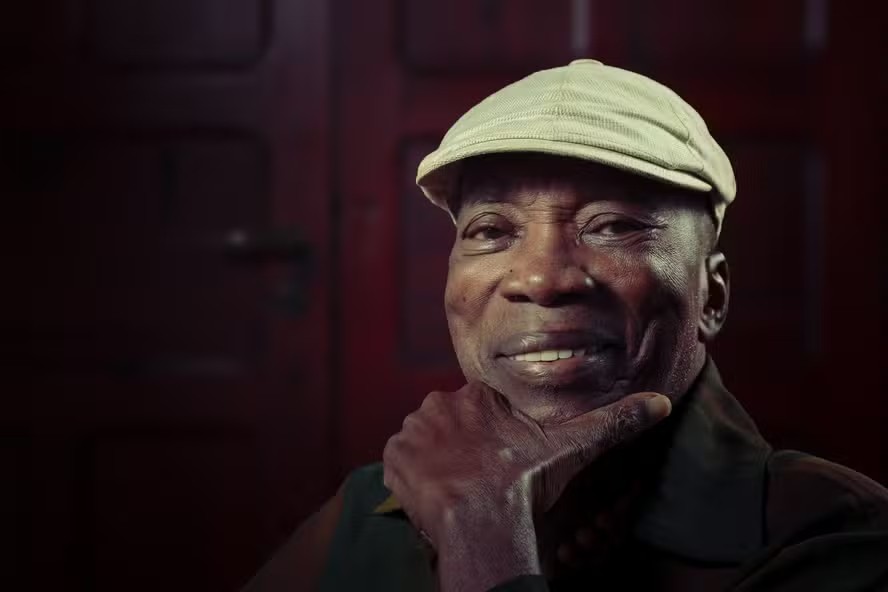milton-nascimento,-de-83-anos,-e-internado-para-tratar-pneumonia
