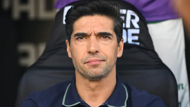palmeiras-rejeita-ofertas-por-joia-de-16-anos-e-aposta-em-evolucao-com-abel