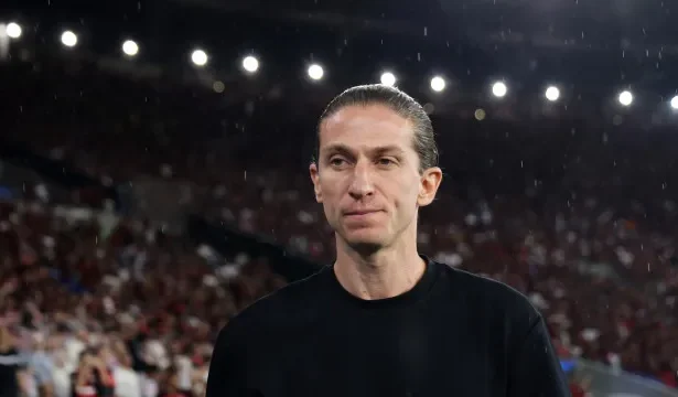 ex-flamengo,-filipe-luis-estreia-pelo-monaco-com-vitoria-em-amistoso