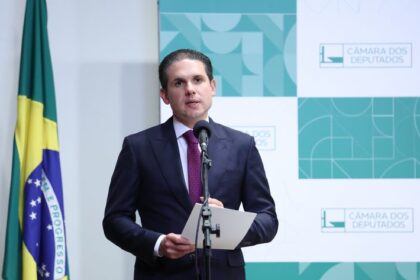 motta-critica-novas-tarifas-dos-estados-unidos-sobre-produtos-brasileiros-e-defende-setor-produtivo