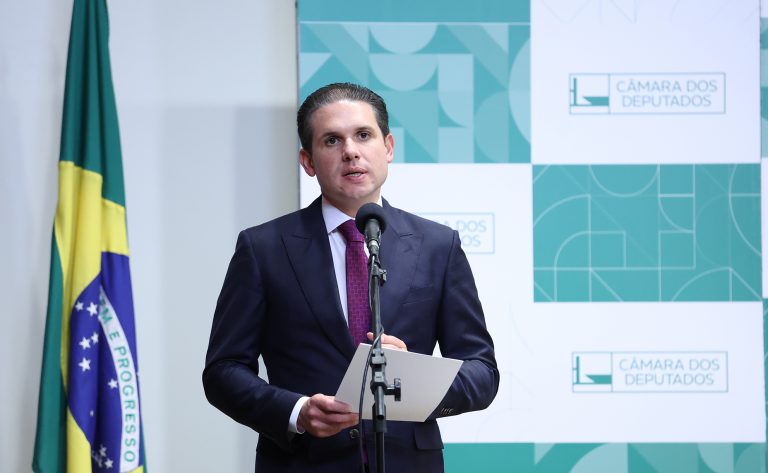 motta-critica-novas-tarifas-dos-estados-unidos-sobre-produtos-brasileiros-e-defende-setor-produtivo