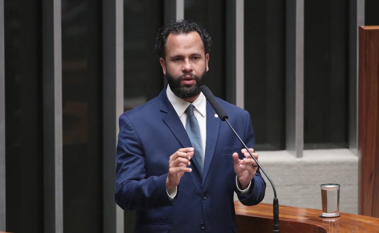 projeto-obriga-agressor-a-pagar-despesas-de-vitima-que-precisar-mudar-de-imovel